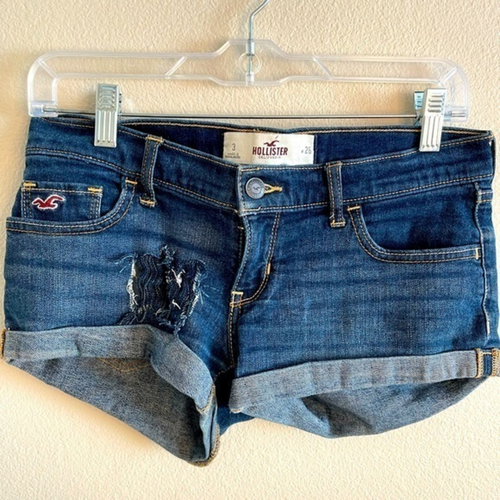 Hollister Distressed Dark Wash Denim‎ Shorts size 3
